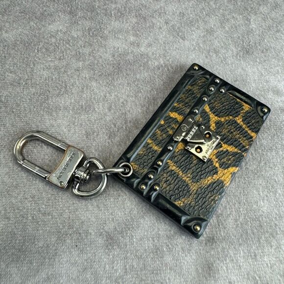 Louis Vuitton Petite Malle Leopard Bag Charm - Picture 7 of 7